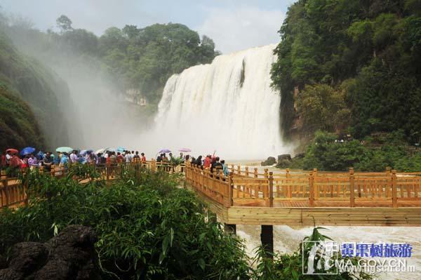 <a href='/jingdian/1.html' style='color:#fd7e14;' target='_blank' title=黄果树瀑布>黄果树瀑布</a>图片 黄果树瀑布图片