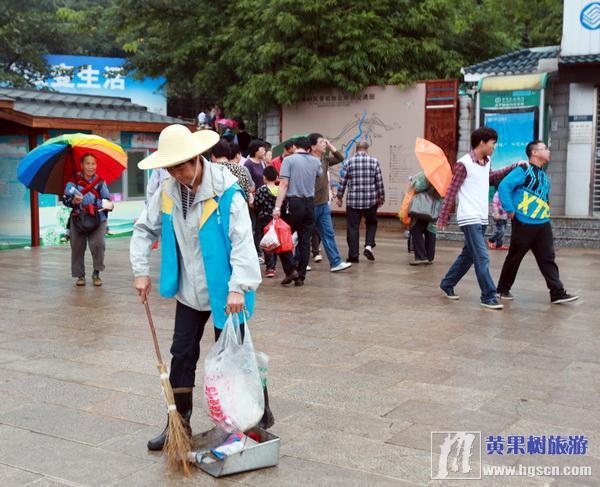 全区职工坚守岗位,合理安排游客游人线路 全区职工坚守岗位,合理安排游客游人线路