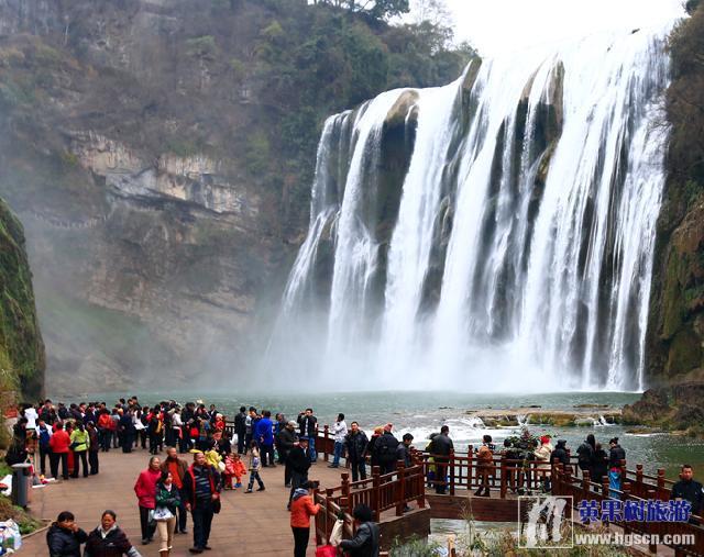 春节第四天,黄果树景区游人如织 出