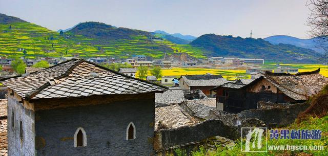 <a href='/jingdian/1.html' style='color:#fd7e14;' target='_blank' title=黄果树瀑布>黄果树瀑布</a>